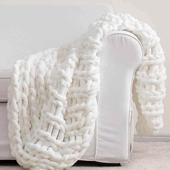 LUXURY Handmade Knitted Yarn Knit Blanket White Durable Soft Home Decor Gift NWT - Picture 2 of 9